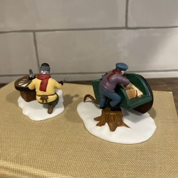 Department 56 C. Bradford, Wheelwright & Son Figurines Accessory #5818-1 - Picture 6 of 10